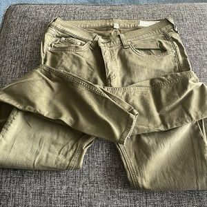 Rag & Bone skinny jean in army green; excellent condition; worn only a few times